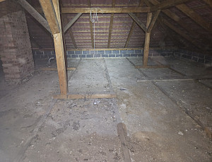 Zateplení stropu zděného rodinného domu pomocí foukané izolace